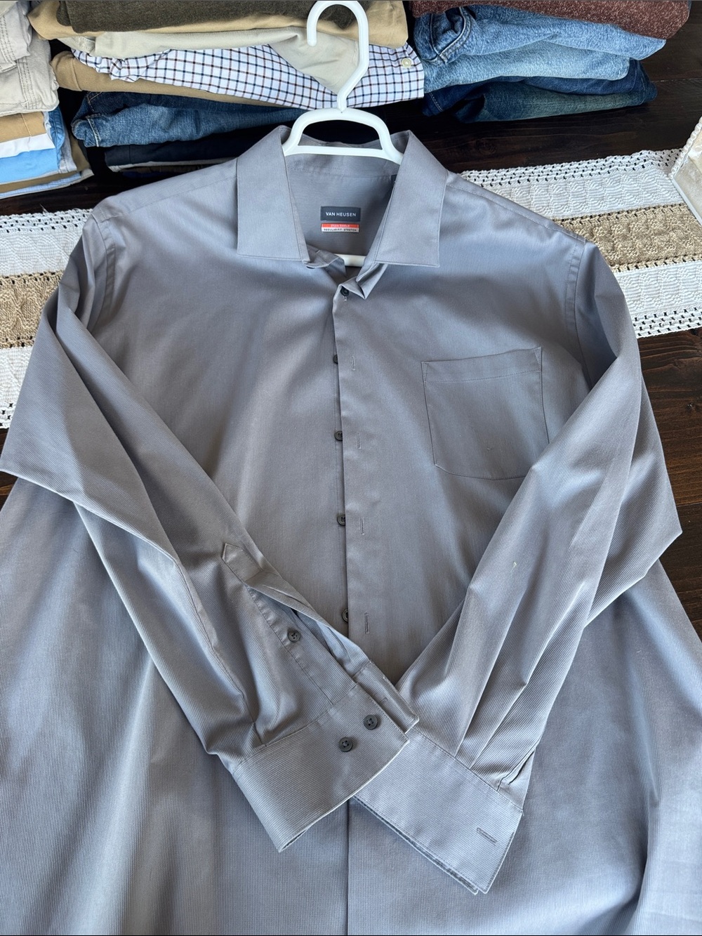 Van Heusen Men's Light Gray Button-Down Dress Shirt